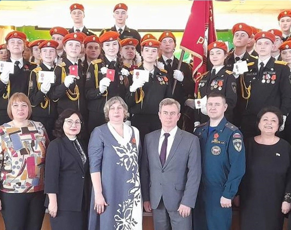 В Саранске кадетов лицея №26 наградили Памятными знаками Парада Памяти