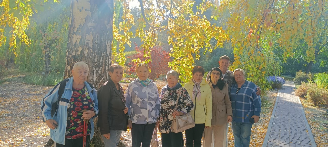 В Саранске организована экскурсия для актива Октябрьской районной организации ветеранов (пенсионеров) войны и труда в Ботанический сад имени В.Н. Ржавитина