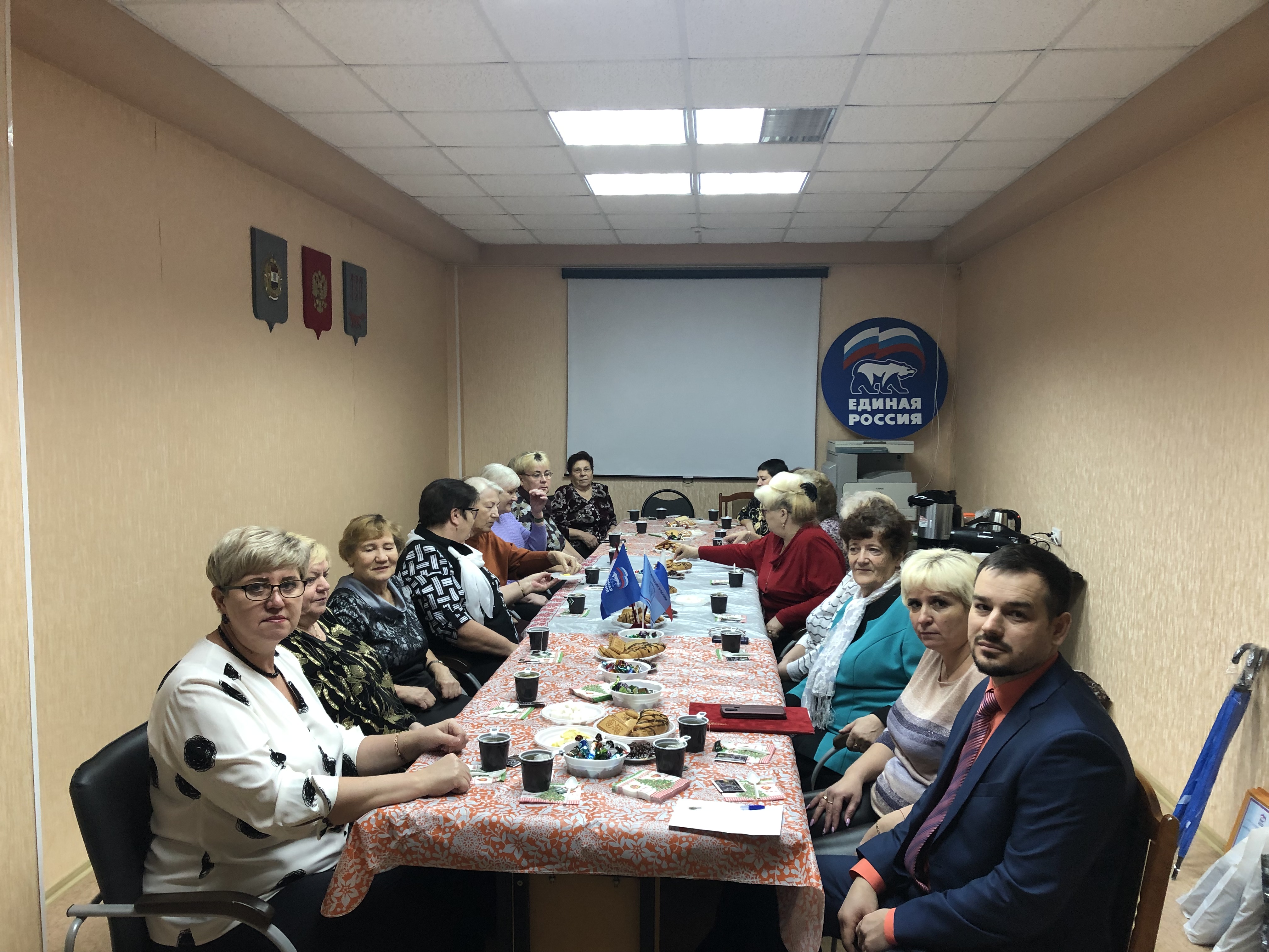 В Администрации Октябрьского района г.о. Саранск состоялся круглый стол «Всех важней на свете мама»