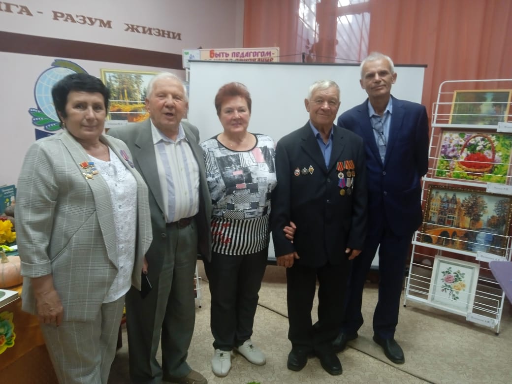 Совет ветеранов Пролетарского района провел   выставку «Дары осени»