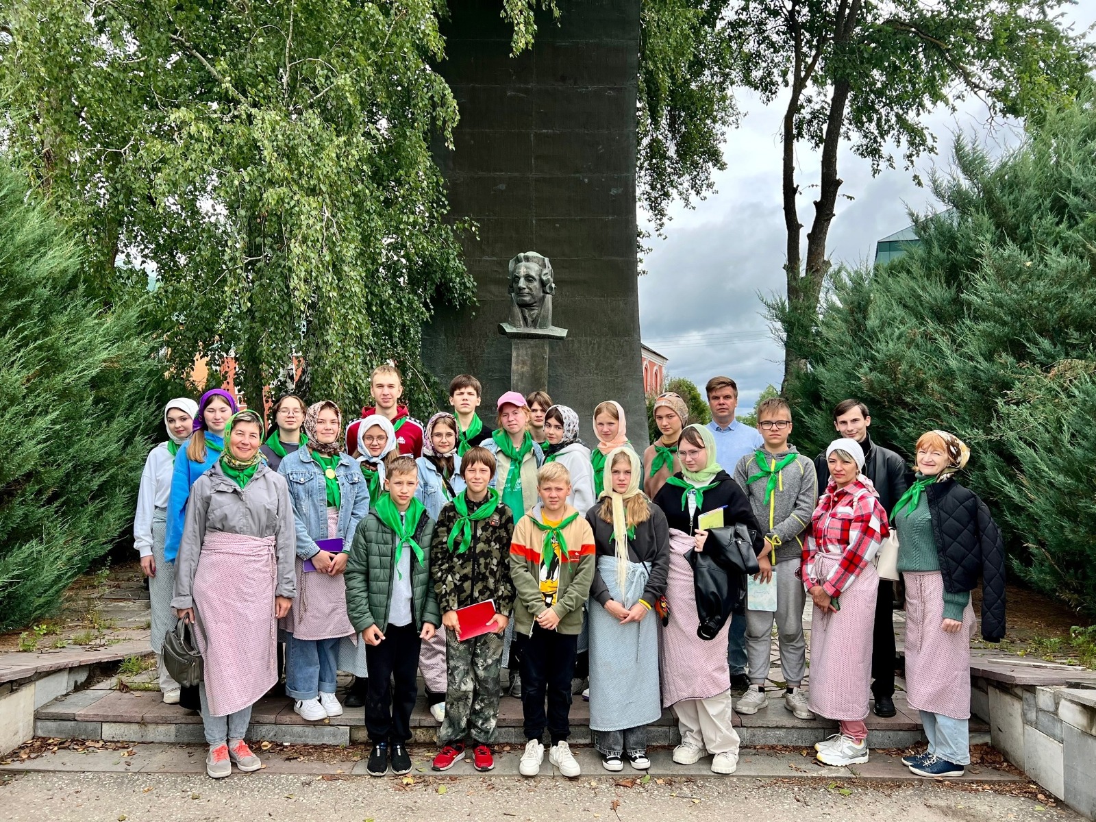 Активисты ДЭО «Зеленый мир» прошли пешеходный маршрут «По следам Ушакова»