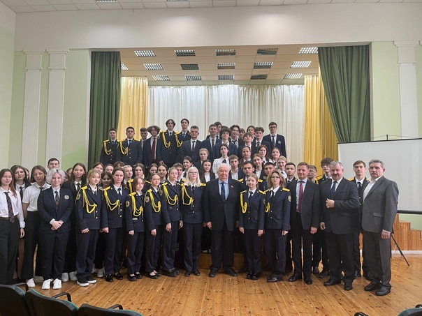 Сенатор Российской Федерации Сергей Иванович Кисляк посетил 12 гимназию Саранска