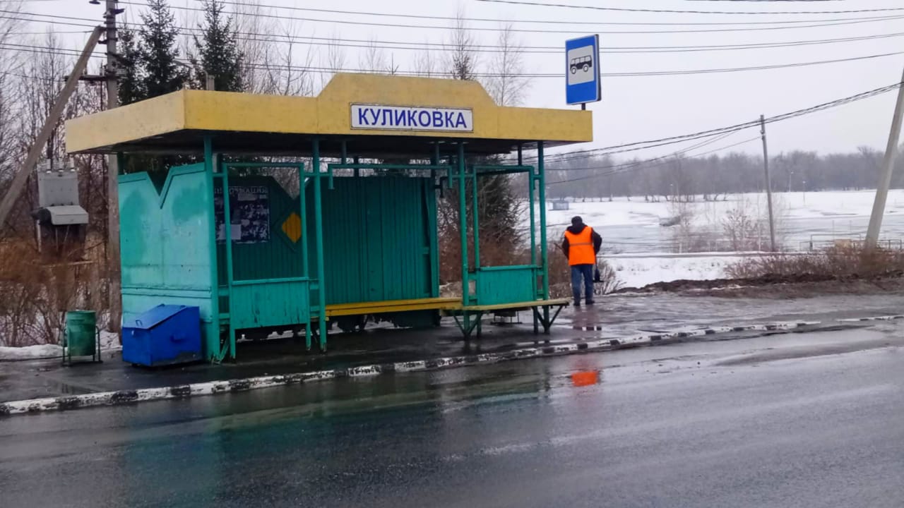 На тротуарах и дорогах Саранска продолжается уборка наледи и снежных масс