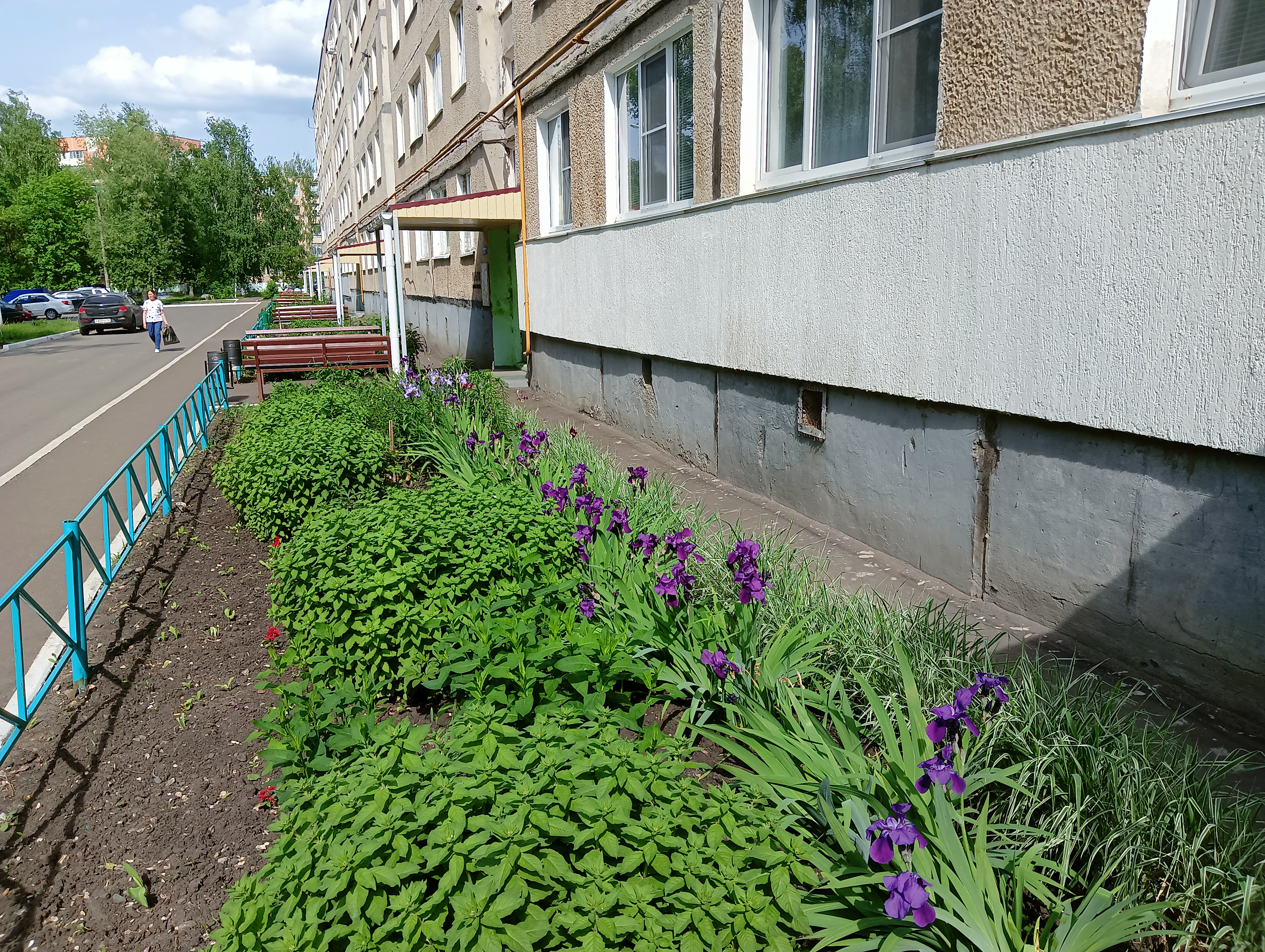 Работы по благоустройству придомовых территорий проводят управляющие компании городского округа Саранск