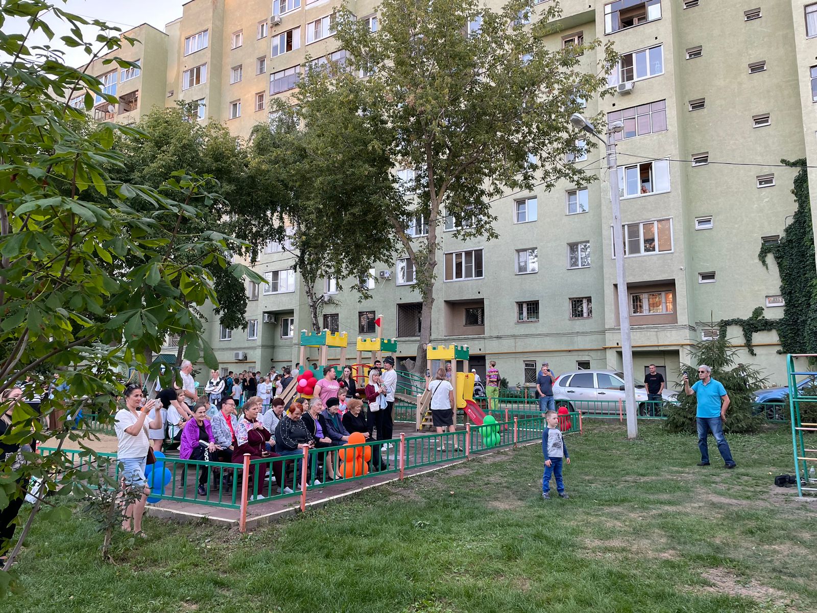 В Ленинском районе Саранска продолжаются праздники дворов