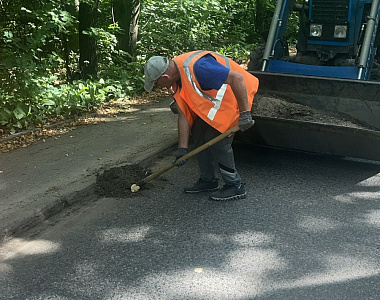 Коммунальные службы Саранска продолжают работы по уборке и благоустройству городских территорий