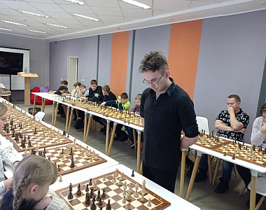  В Саранске состоялся сеанс одновременной игры по шахматам