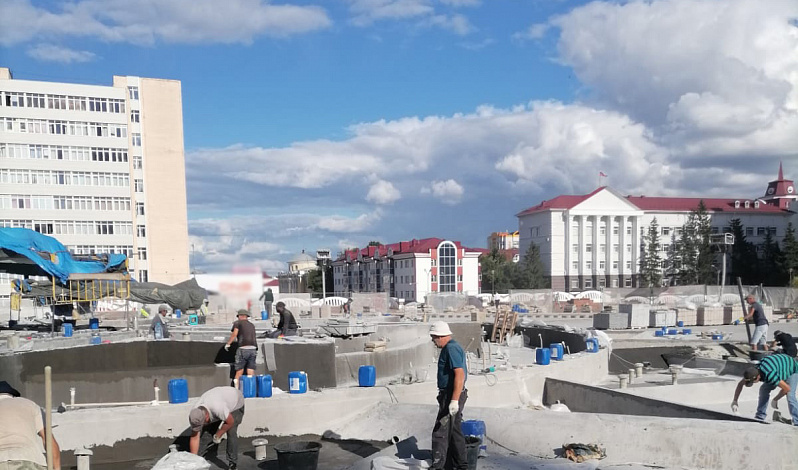 В Саранске продолжается капитальный ремонт фонтана Звезда Мордовии на площади Тысячелетия