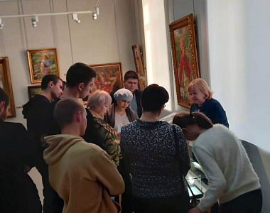 Администрация Ленинского района г.о. Саранска организовала для подростков поход в музей изобразительных искусств имени С.Д. Эрьзи