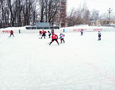 В Саранске состоялся открытый городской турнир по хоккею с шайбой среди юношей 
