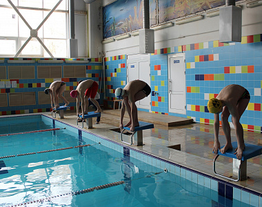 В Саранской школе №11 состоялось открытое первенство по плаванию