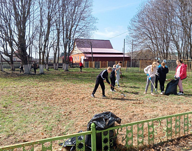 Жители села Горяйновка Октябрьского района приняли активное участие в субботнике в рамках акции "Чистый город"